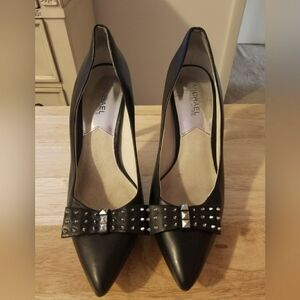 Used MICHEAL Micheal Kors Pointy Toe High Heel Pump Sz 9 Black